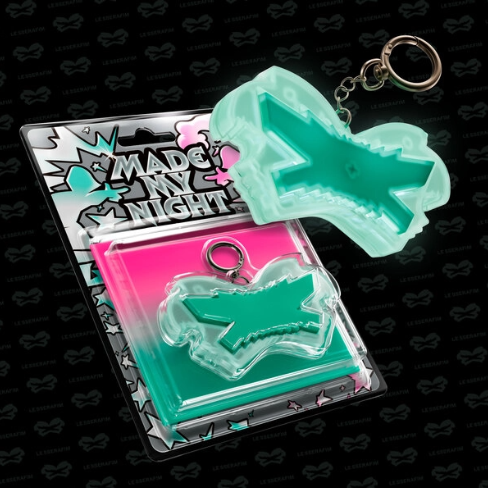 LE SSERAFIM – Made My Night, edición Glow Clicker Keychain Mint · EAN 8800388635687